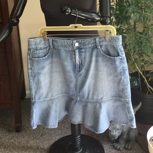 White House Black Market skirt